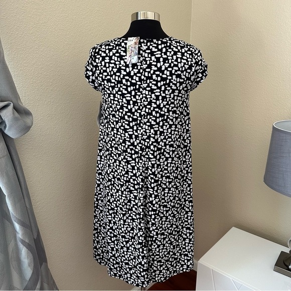 NWT Karen Kane Black White Short Sleeve Shift Dress Size XS - Picture 9 of 11